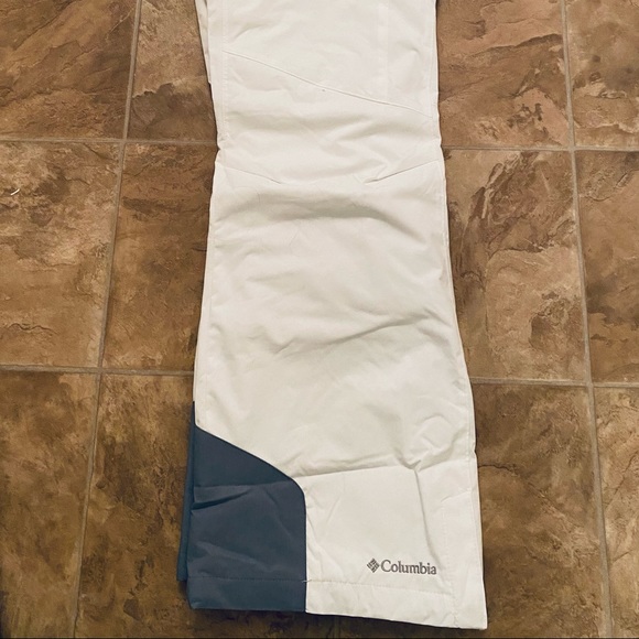 Sold! Women’s Columbia Ski Pants - Picture 4 of 4